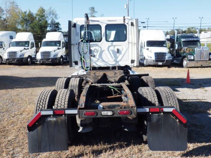 2019-freightliner-cascadia-116-image-5