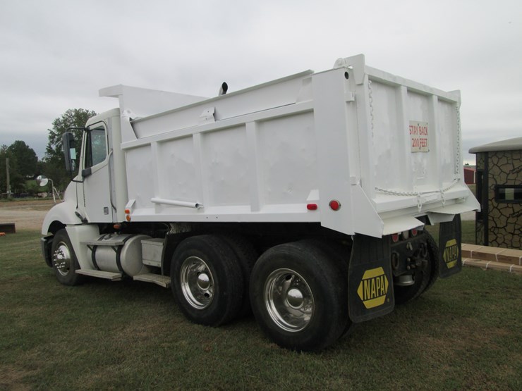 2006-freightliner-columbia-120-image-4
