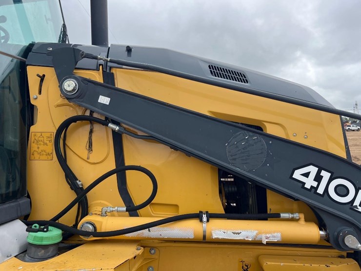 2017-deere-410l-image-23