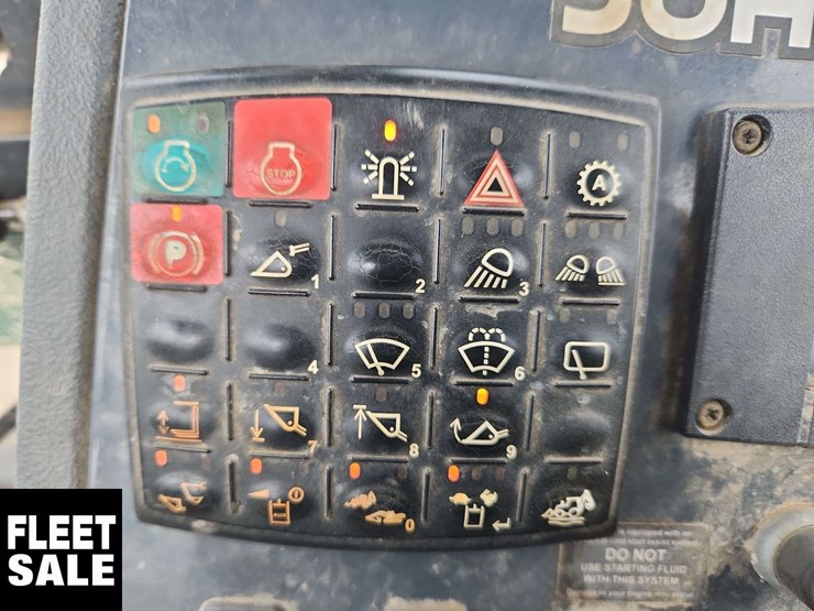 john-deere-310-image-10