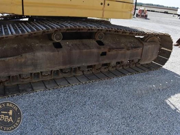 2015-caterpillar-328d-lcr-image-62