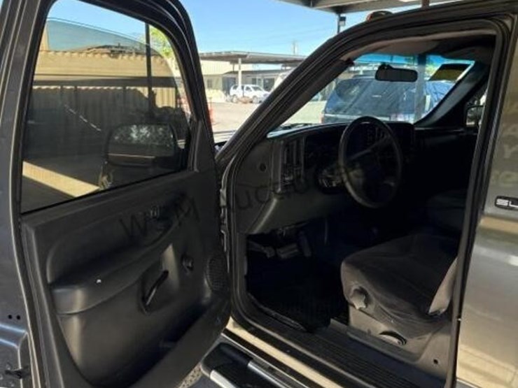 2002-gmc-sierra-2500hd-image-29
