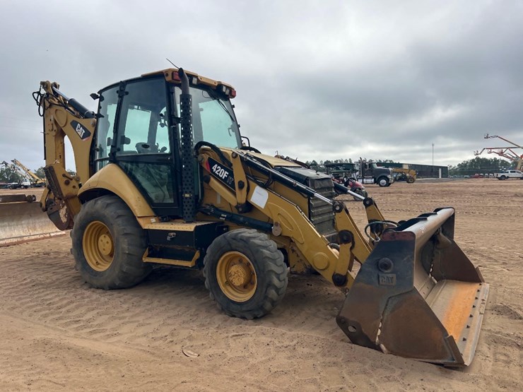 2015-caterpillar-420f-it-image-6