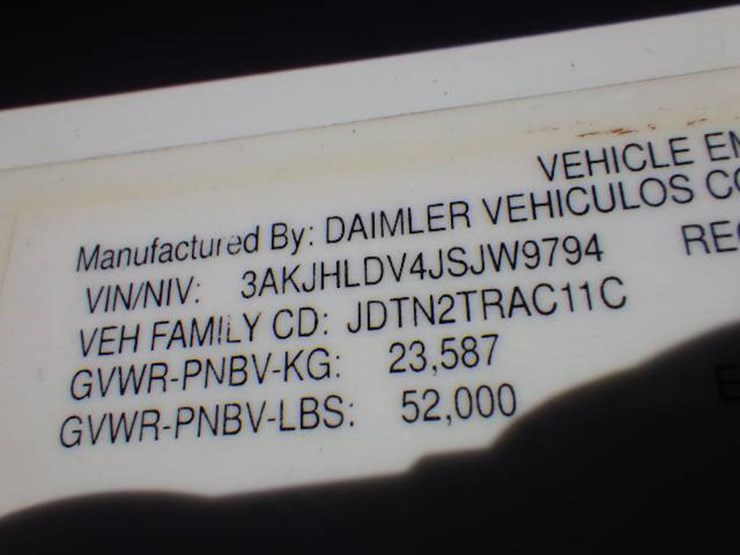 2018-freightliner-cascadia-126-image-11