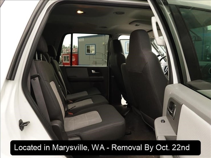 2004-ford-expedition-image-3