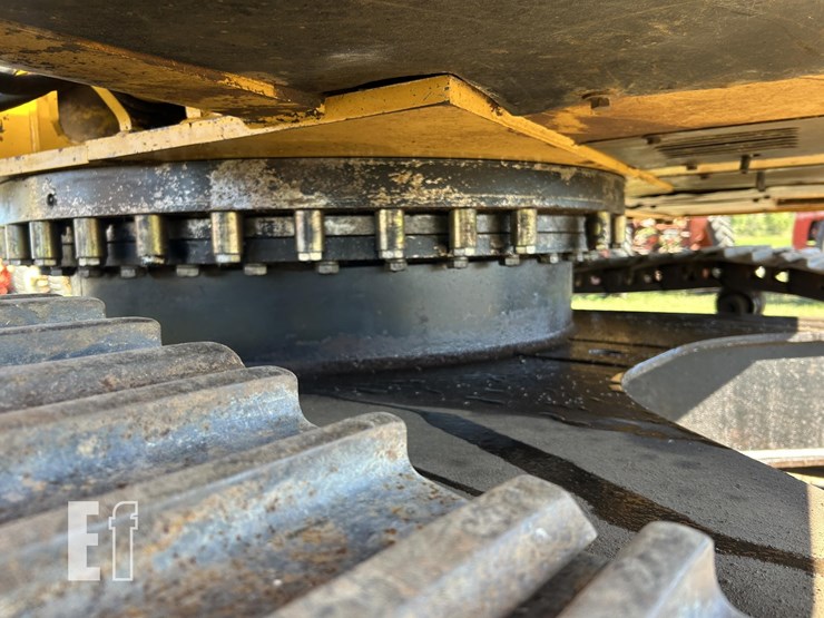 deere-200-lc-image-61
