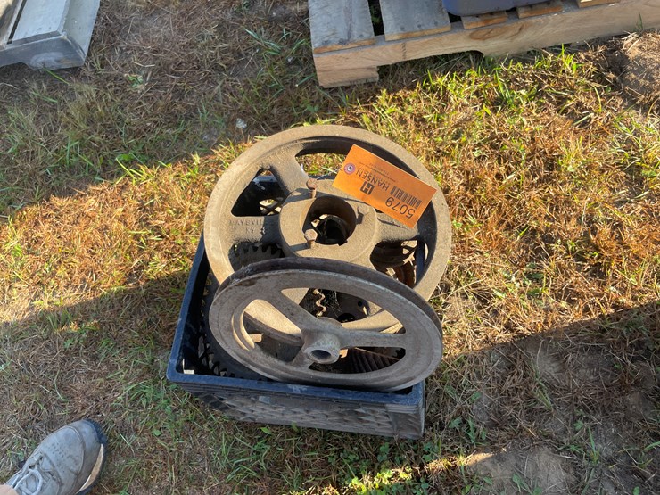 #5079-•-assorted-pulleys-and-gears-image-1