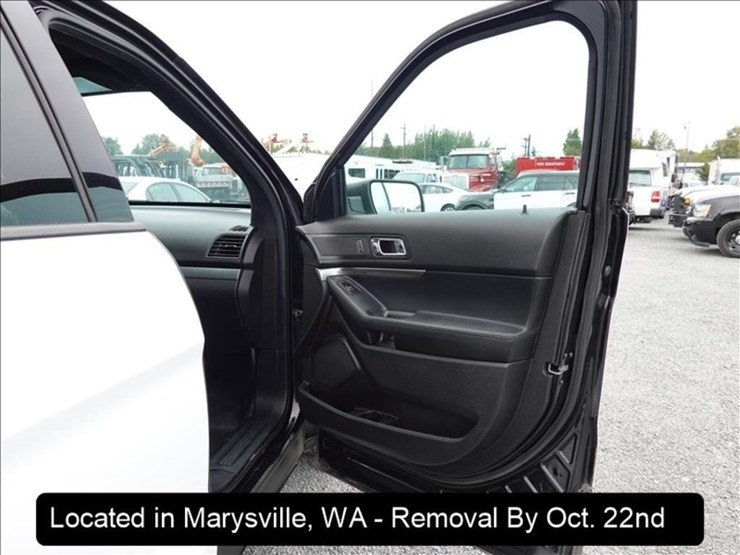 2018-ford-explorer-image-24