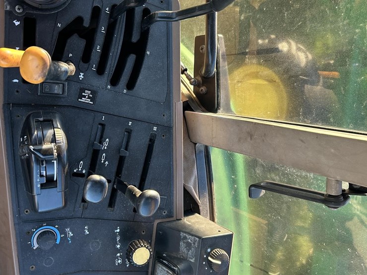 john-deere-6400-image-51