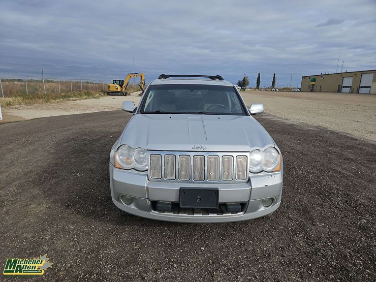 2010-jeep-grand-cherokee-image-19