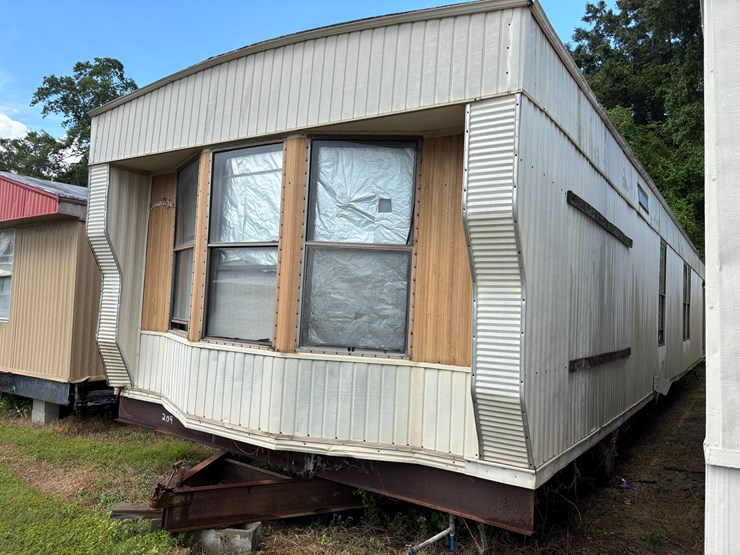 #204-•-new-horizon-mobile-home-image-11