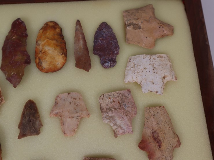 #22-•-#4162-•-(30)-framed-native-american-artifacts-image-7