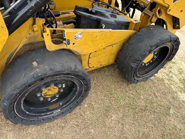 2020-caterpillar-262d3-image-5