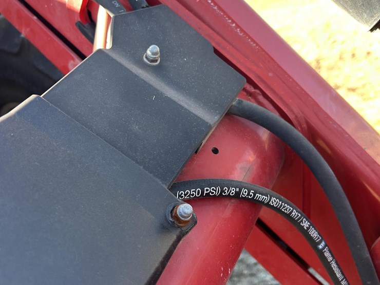 2016-case-ih-maxxum-140-image-36