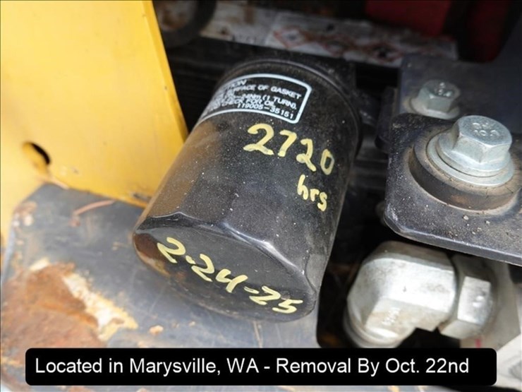 2016-deere-317g-image-23