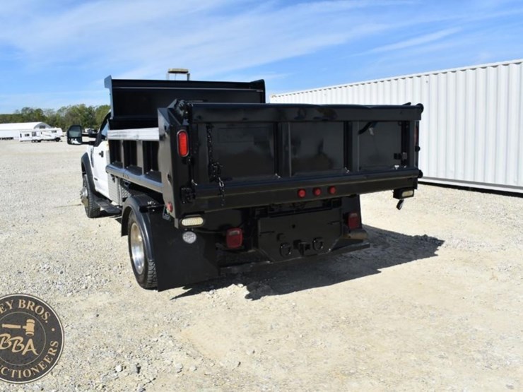 2017-ford-f550-image-11