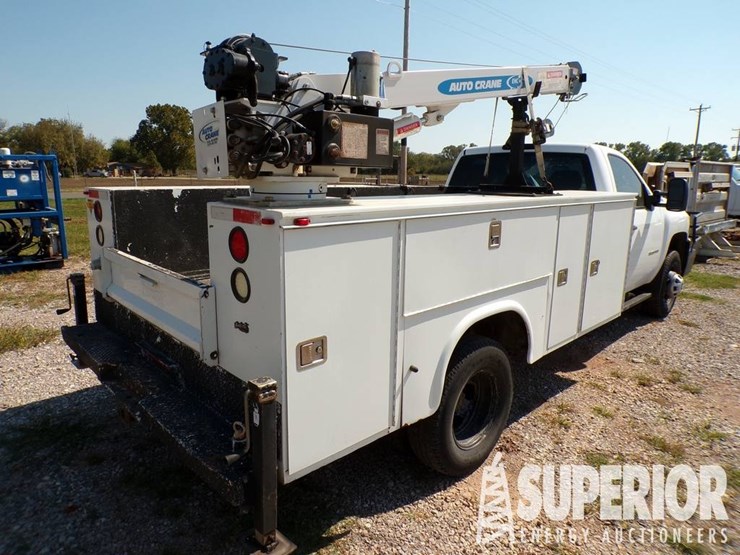 2013-chevrolet-3500hd-image-3