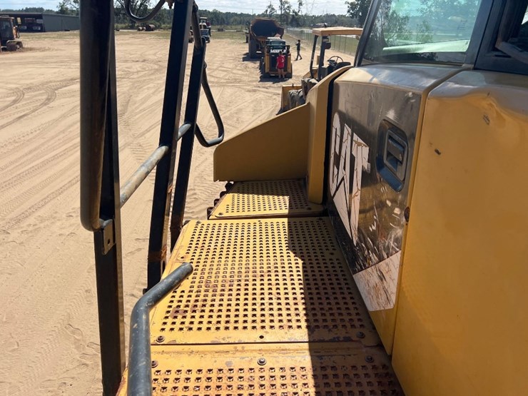 caterpillar-740b-image-32