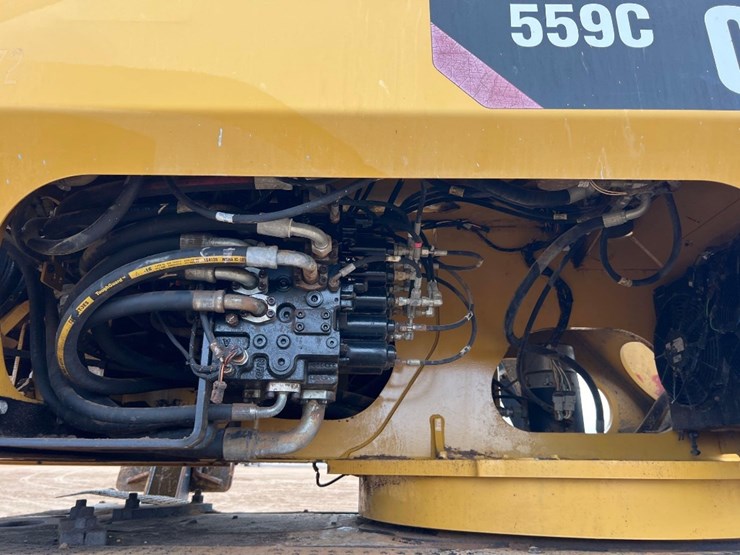 2013-caterpillar-559c-image-41