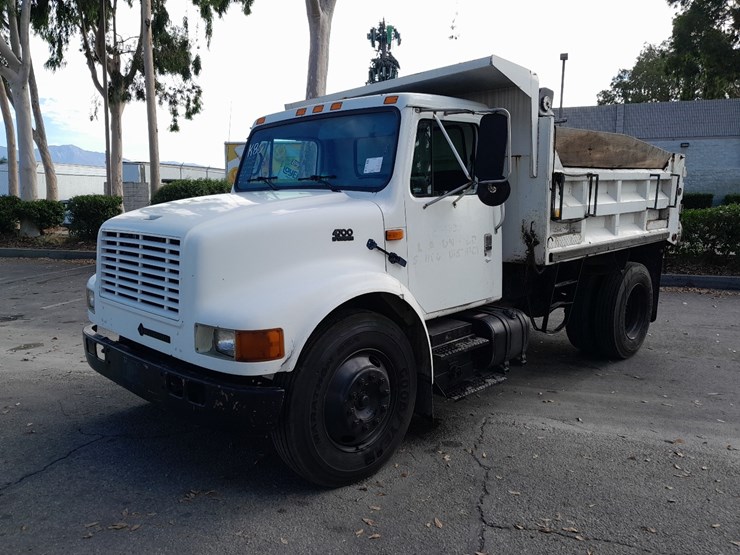 1996-international-4700-image-2