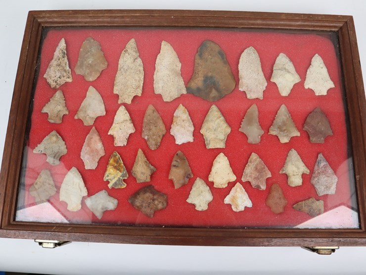 #61-•-#4167-•-(34)-framed-native-american-artifacts-image-1
