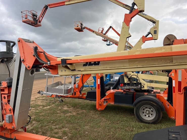 2018-jlg-t500j-image-15