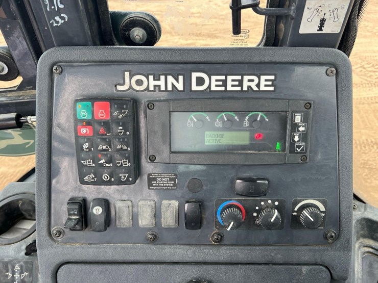 2017-deere-410l-image-37