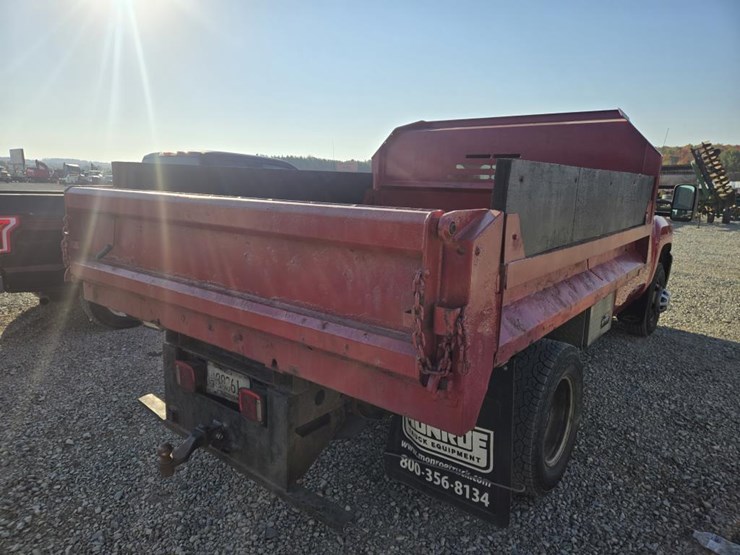 2013-chevrolet-3500hd-image-17