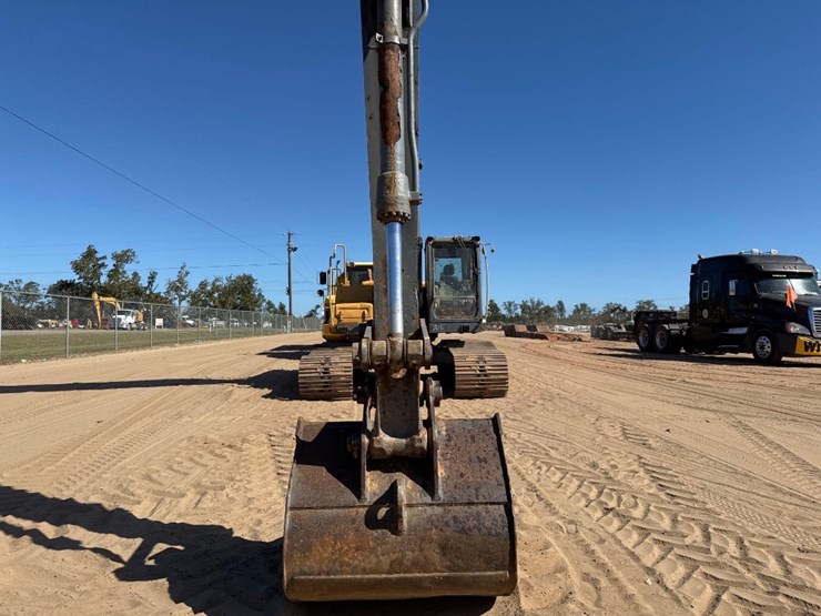 volvo-ec240cl-image-25