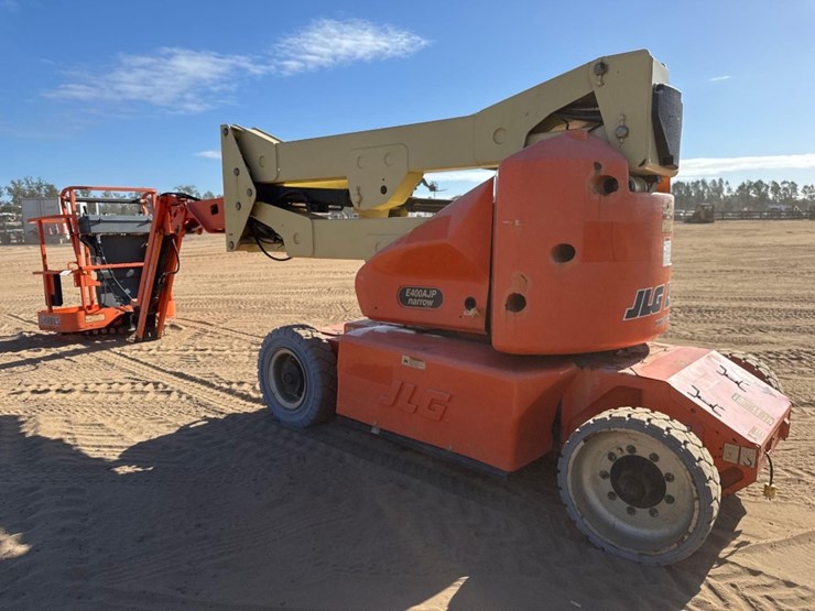 2008-jlg-e400ajpn-image-4