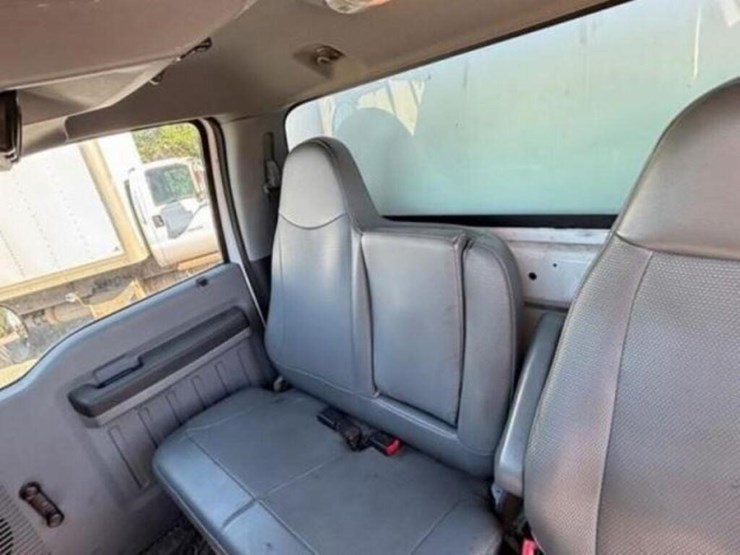 2013-ford-f750-xl-image-64