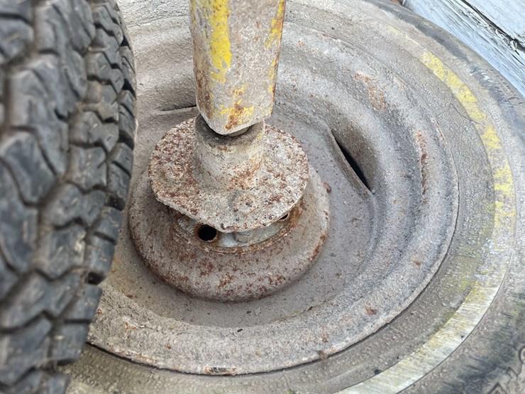 #1928-•-(2)-tires-image-4
