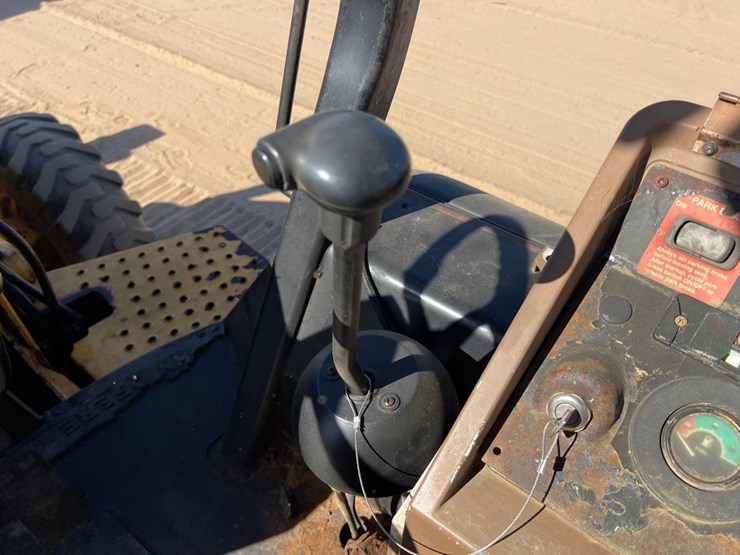 2000-deere-310se-image-31