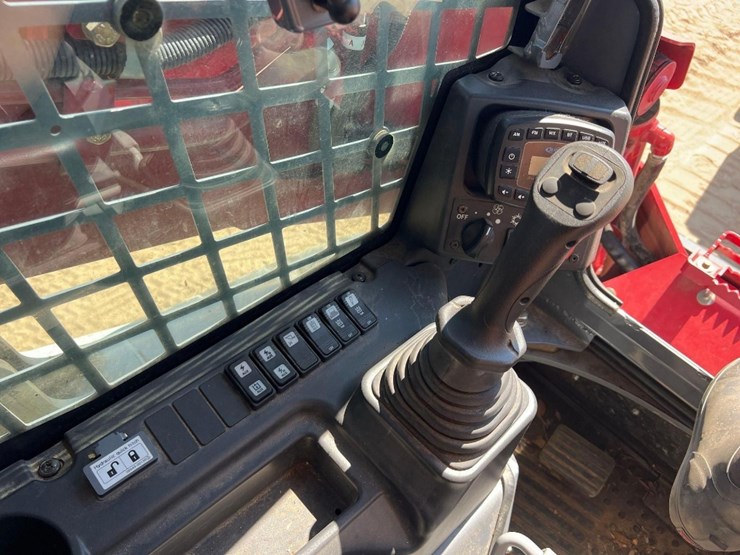 2017-takeuchi-tl12v2-image-29