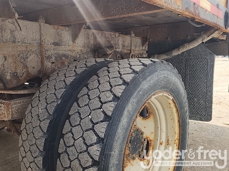 2005-ford-f450-image-18