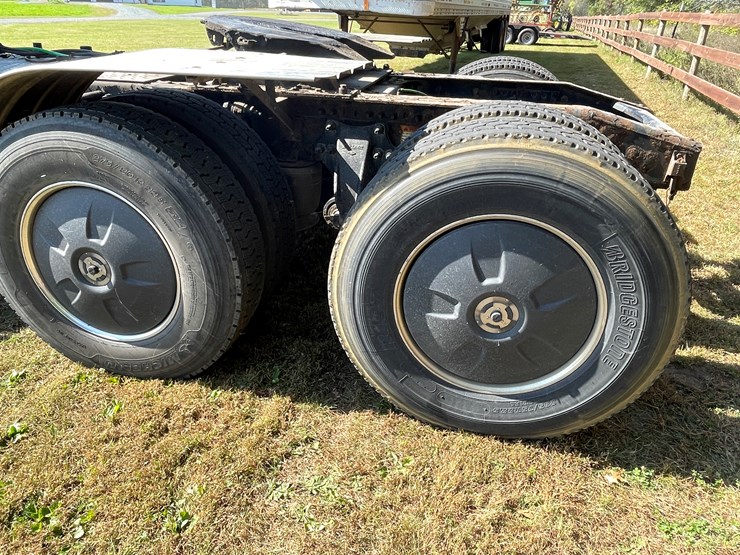 #1666-•-2019-freightliner-cascadia-semi-tractor-(title-in-delay)-image-56