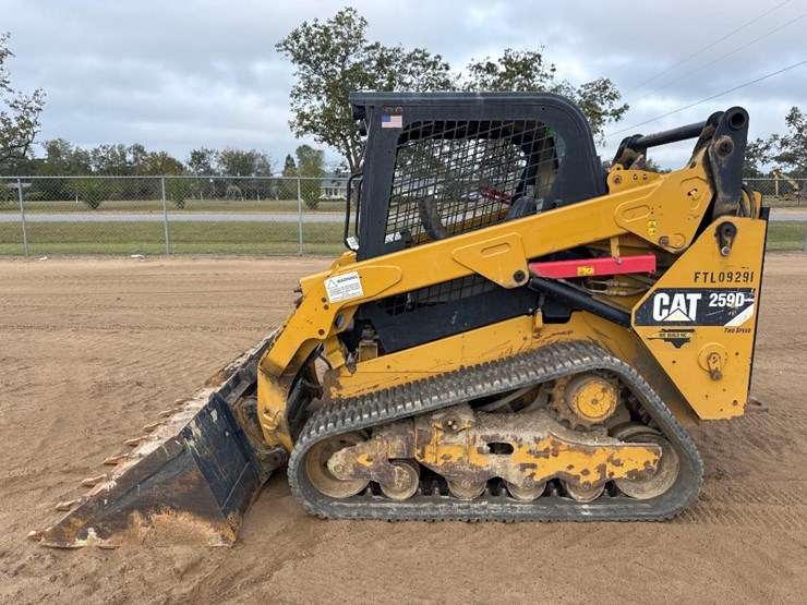 2016-caterpillar-259d-image-1
