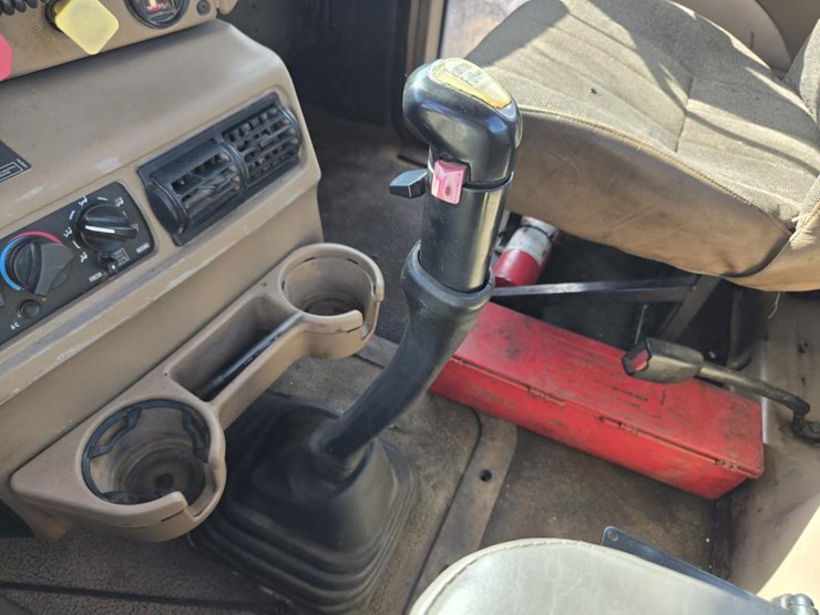 2005-mack-cl733-image-63