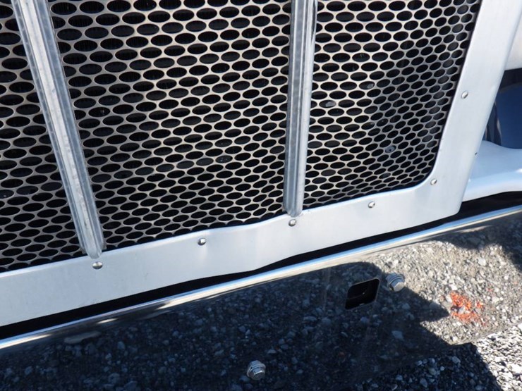 2020-peterbilt-389-image-14
