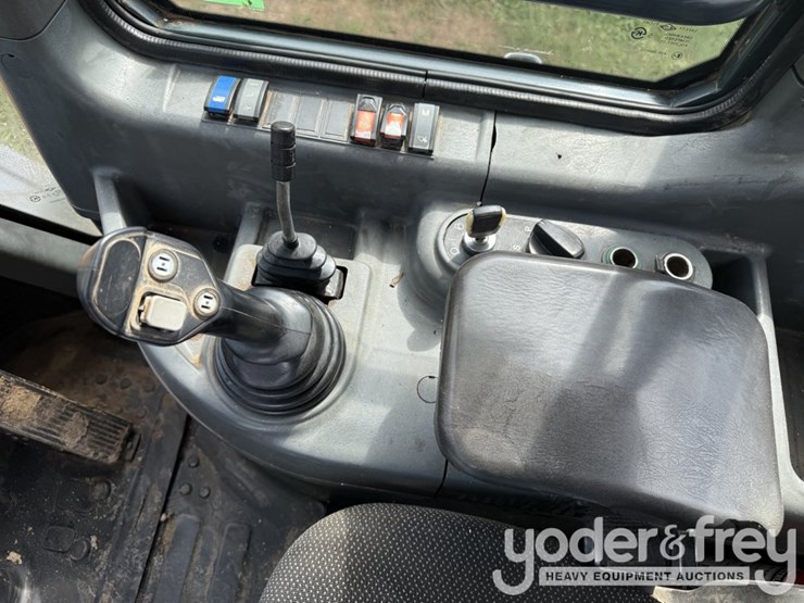 2011-hyundai-hl740-9-image-51