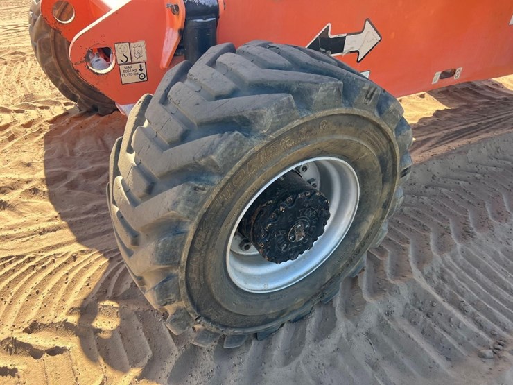2005-jlg-800aj-image-11