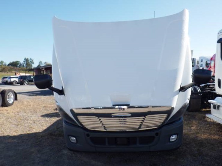 2019-freightliner-cascadia-113-image-13