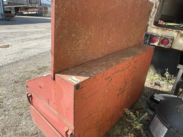 #1981-•-jobox-metal-storage-cabinet-image-6