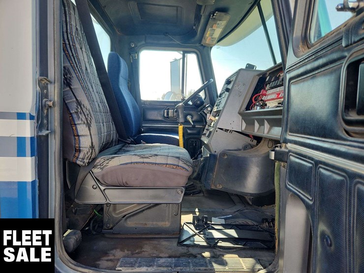 1995-mack-ch613-image-30