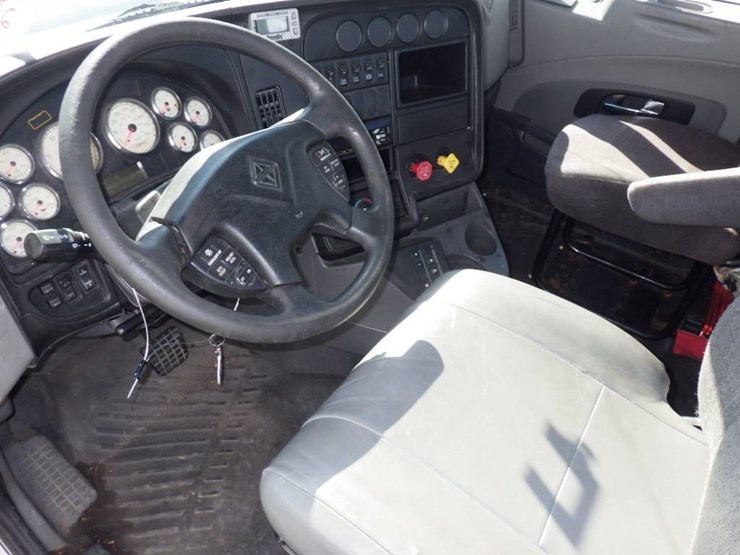 2016-international-prostar-image-9