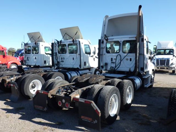 freightliner-cascadia-125-image-5
