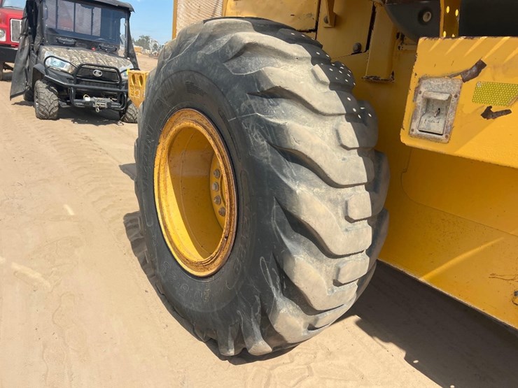 2009-deere-544k-image-27