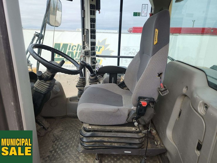 2015-volvo-l70h-image-24