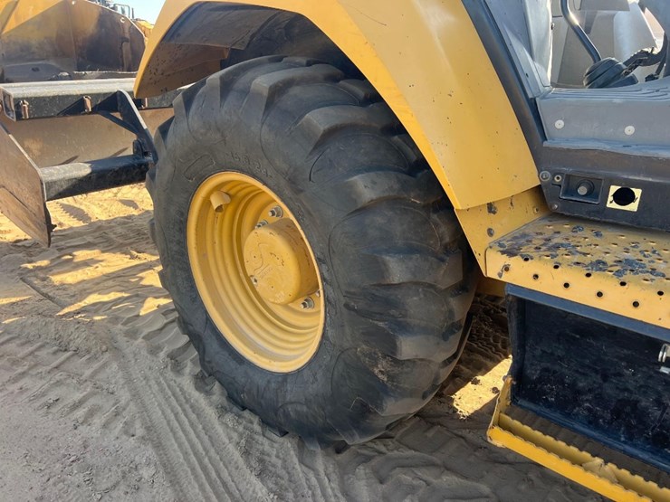 2018-caterpillar-415f2-il-image-19