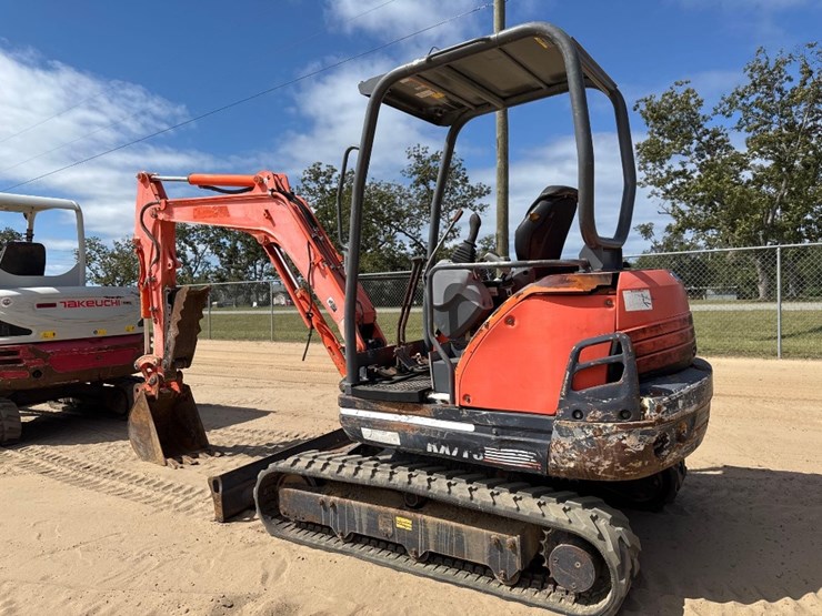 2006-kubota-kx71-3-image-8